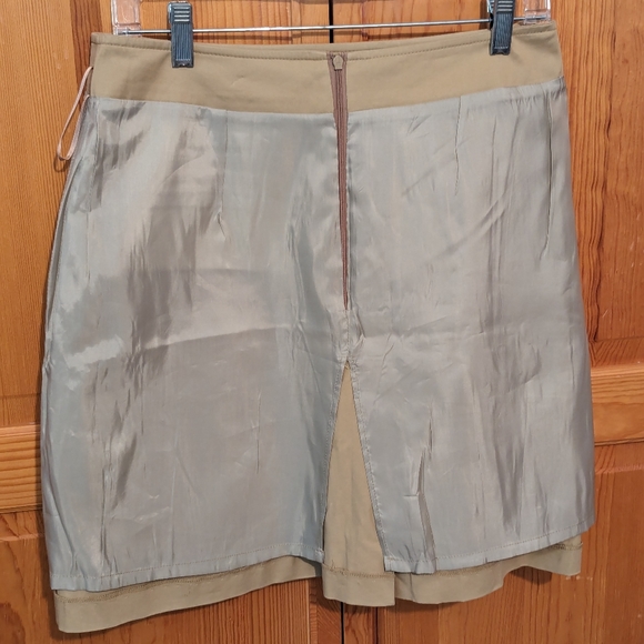Burberry Golf Pleated Knee Length Skirt Sz 10 Khaki Tan Casual Athleisure Golf - Picture 13 of 15
